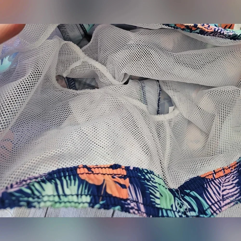 Party Shark’s •Men’s Size XL• Swim Shorts Lined Pockets Pull On Tropical Print
